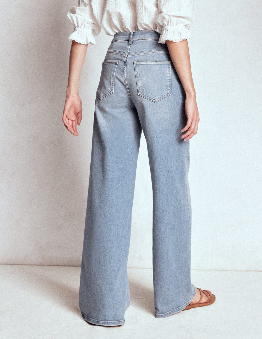Boden High Rise Wide Leg Jeans - Light Vintage