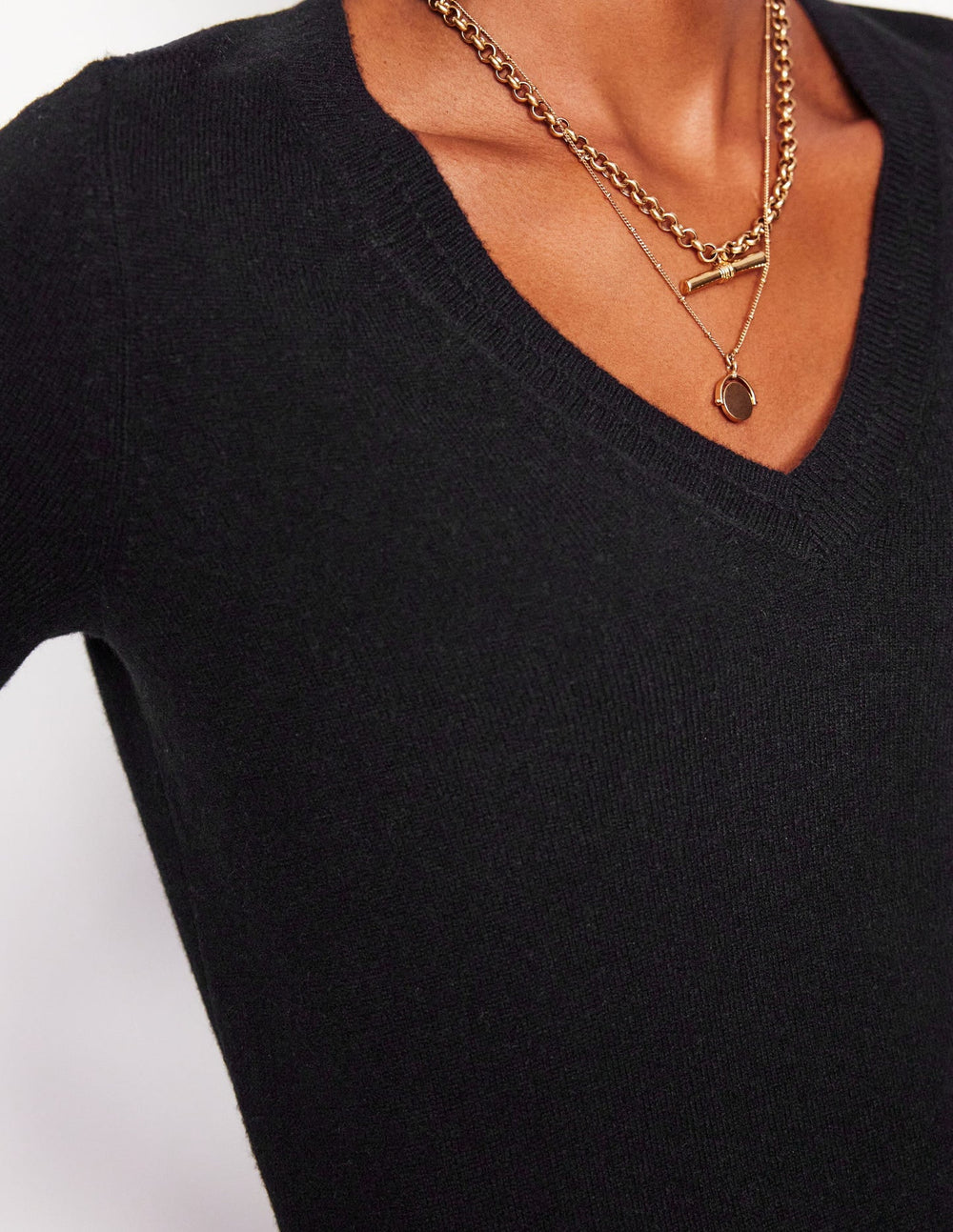 Boden Eva Cashmere V - Neck Sweater - Black