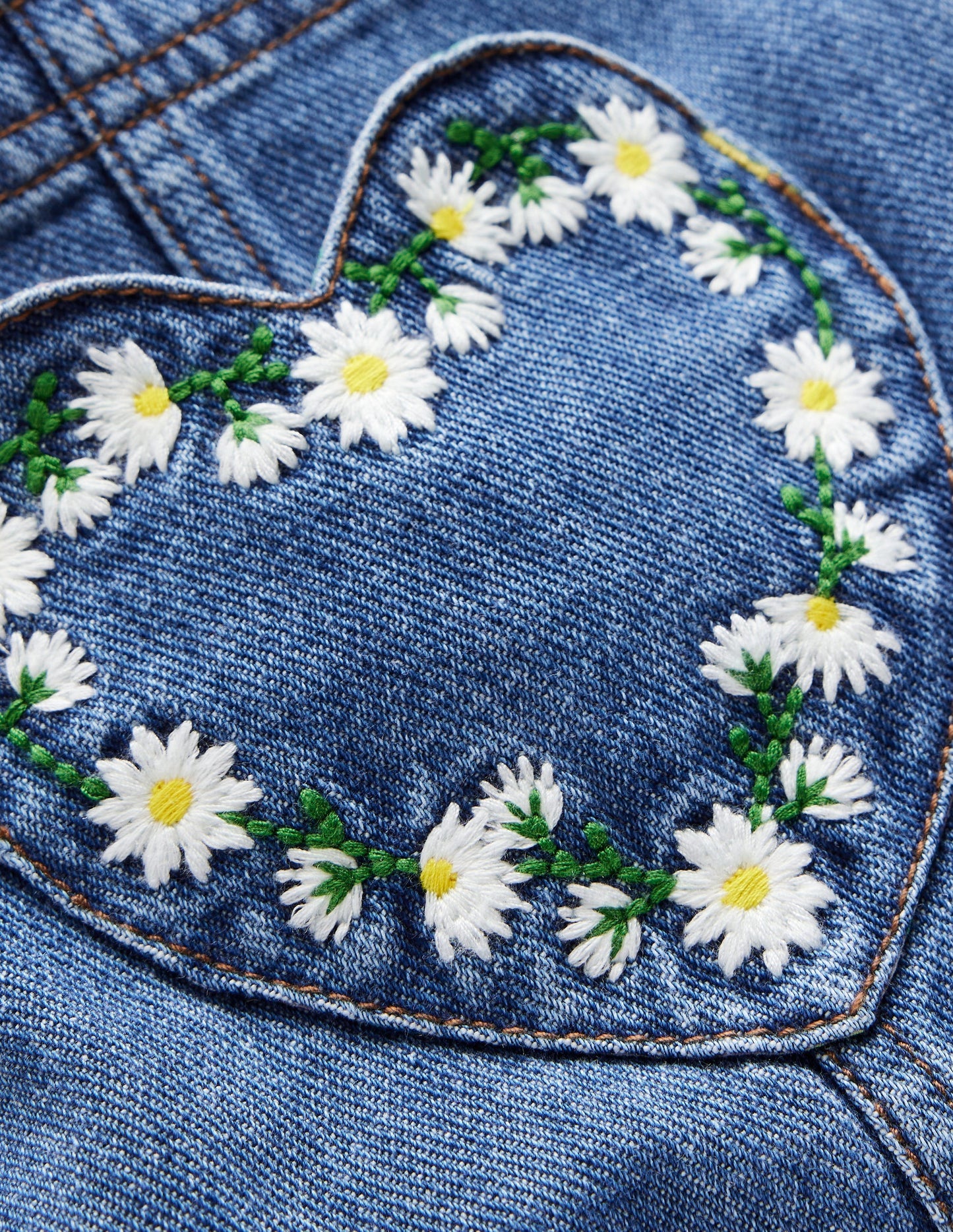 Boden Heart Pocket Short Overalls - Vintage Embroidered Daisy
