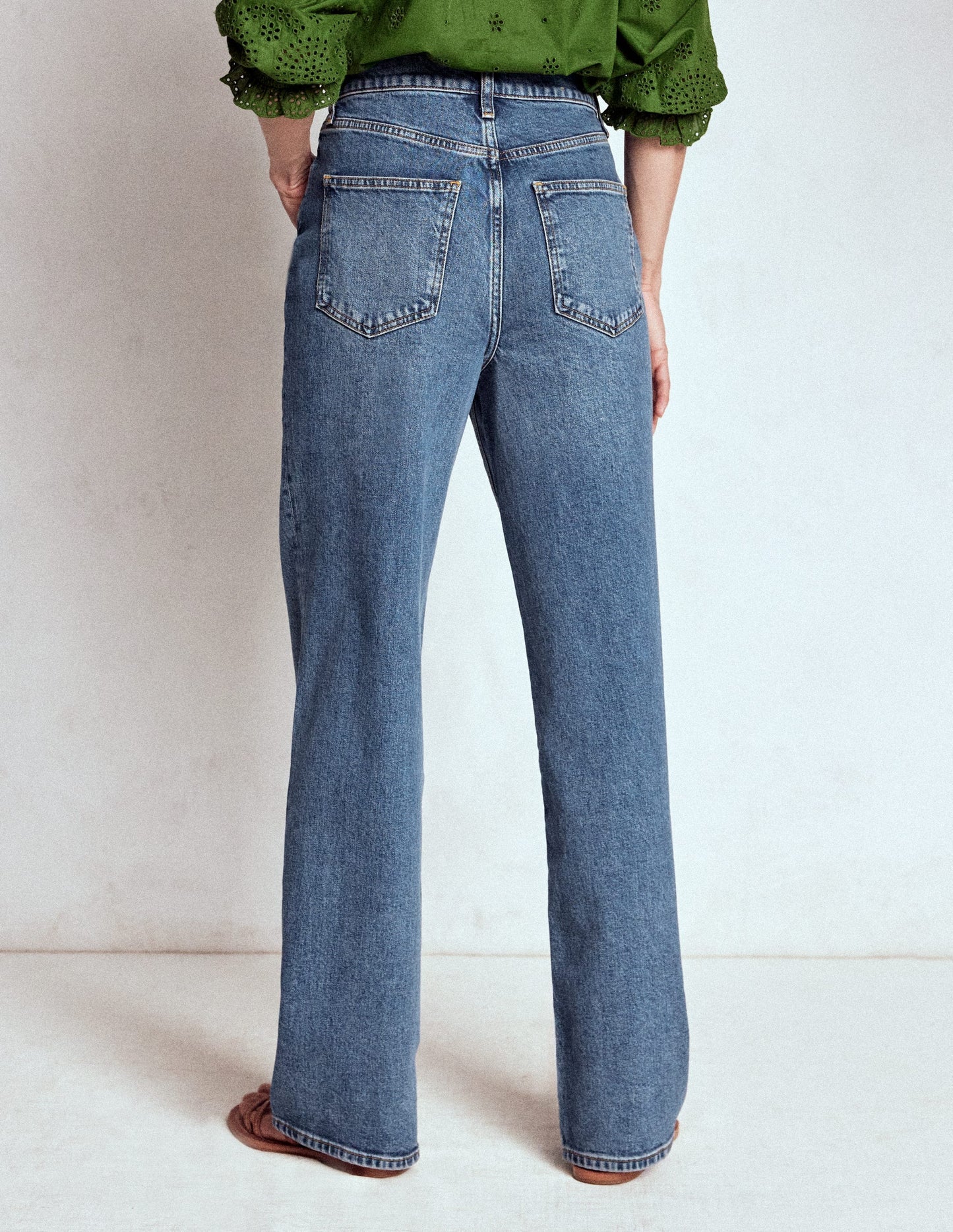 Boden High Rise Column Leg Jeans - Mid Vintage