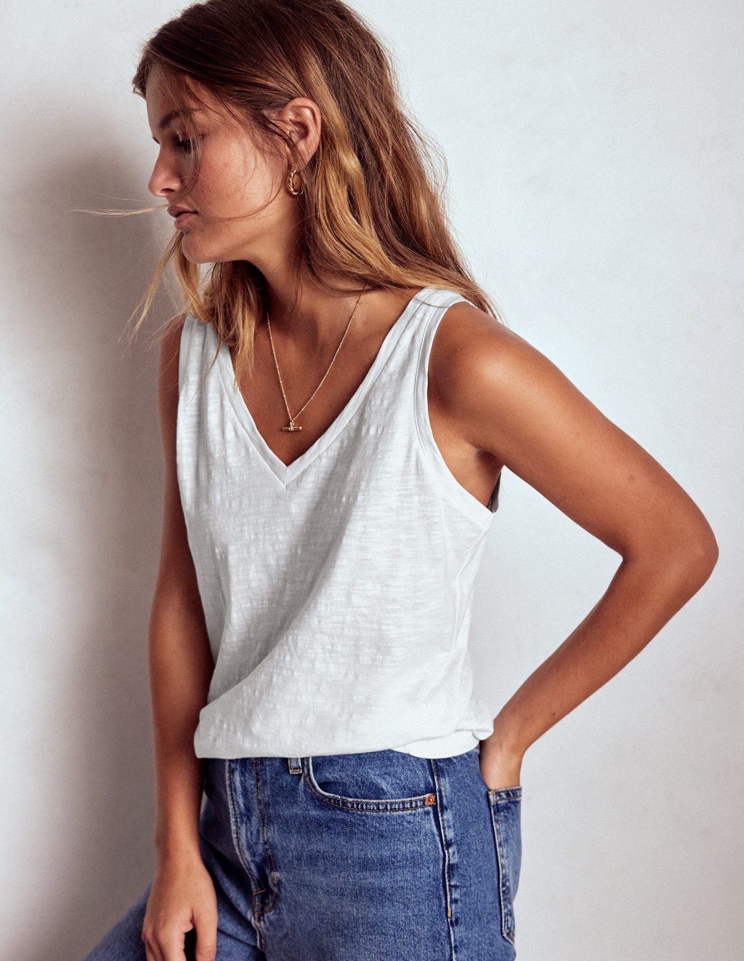 Boden Regular V - Neck Slub Tank - White
