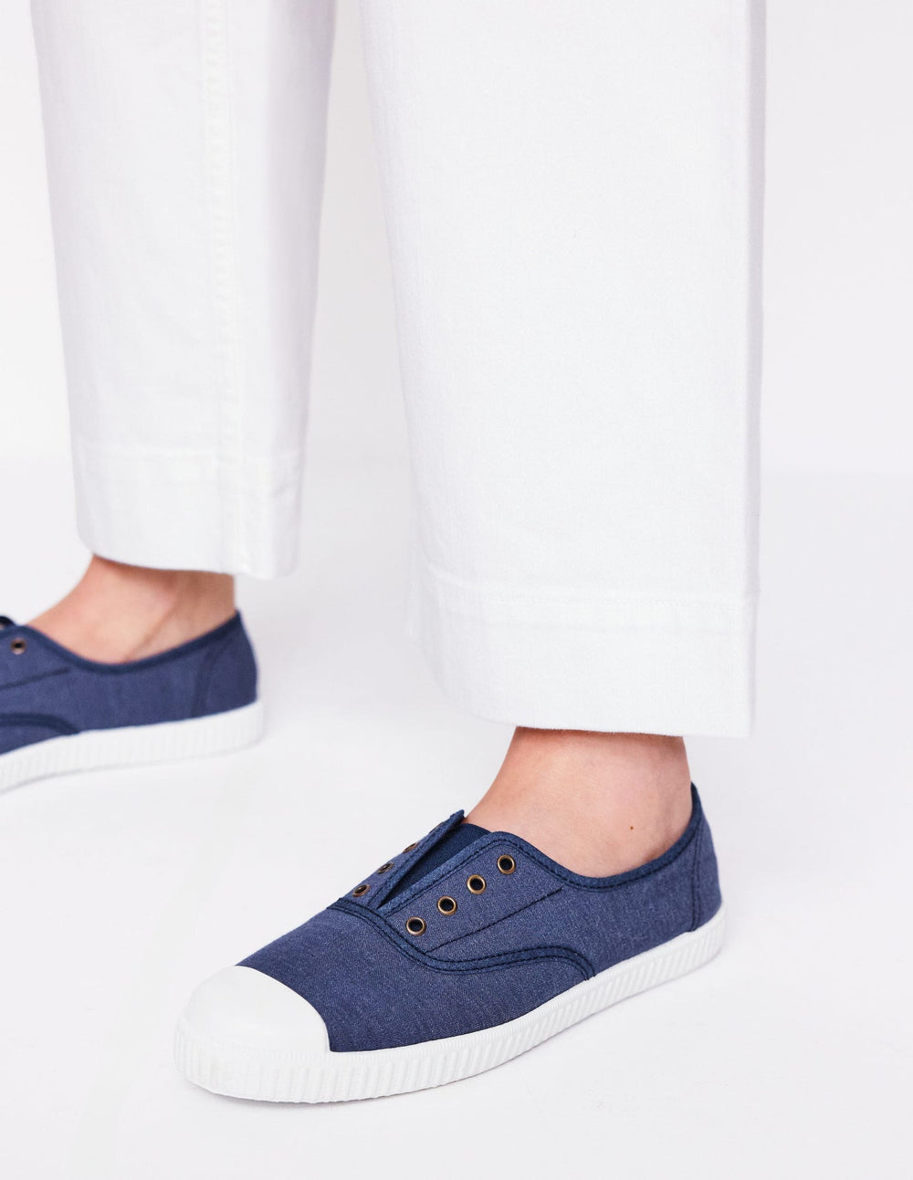 Boden Laceless Canvas Plimsoll - Navy