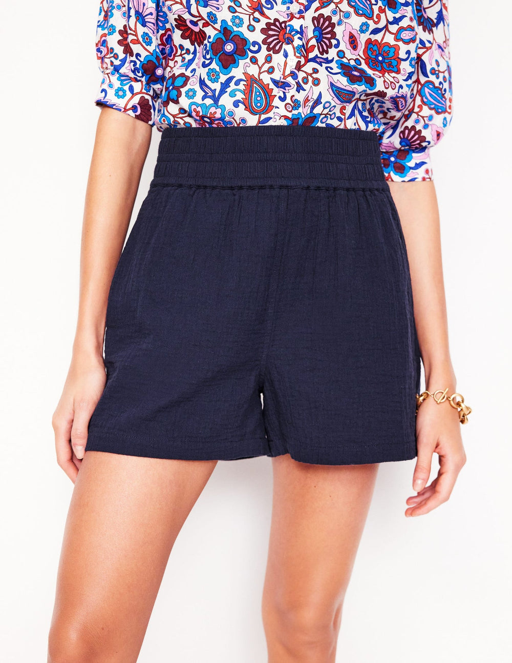 Boden Smocked Double Cloth Shorts - Navy