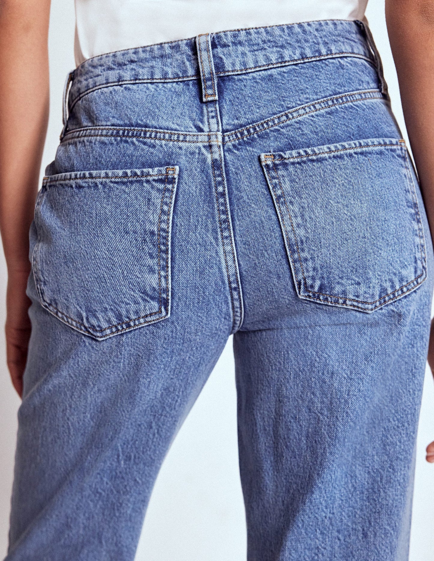 Boden High Rise Rigid Straight Jeans - Light Vintage