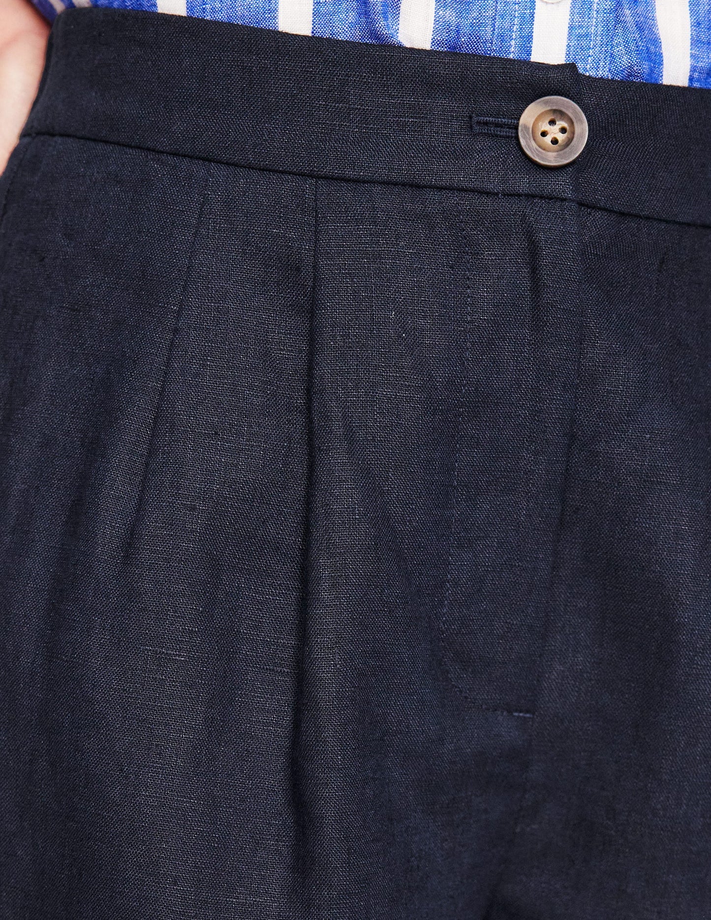 Boden Dulwich Linen Shorts - Navy