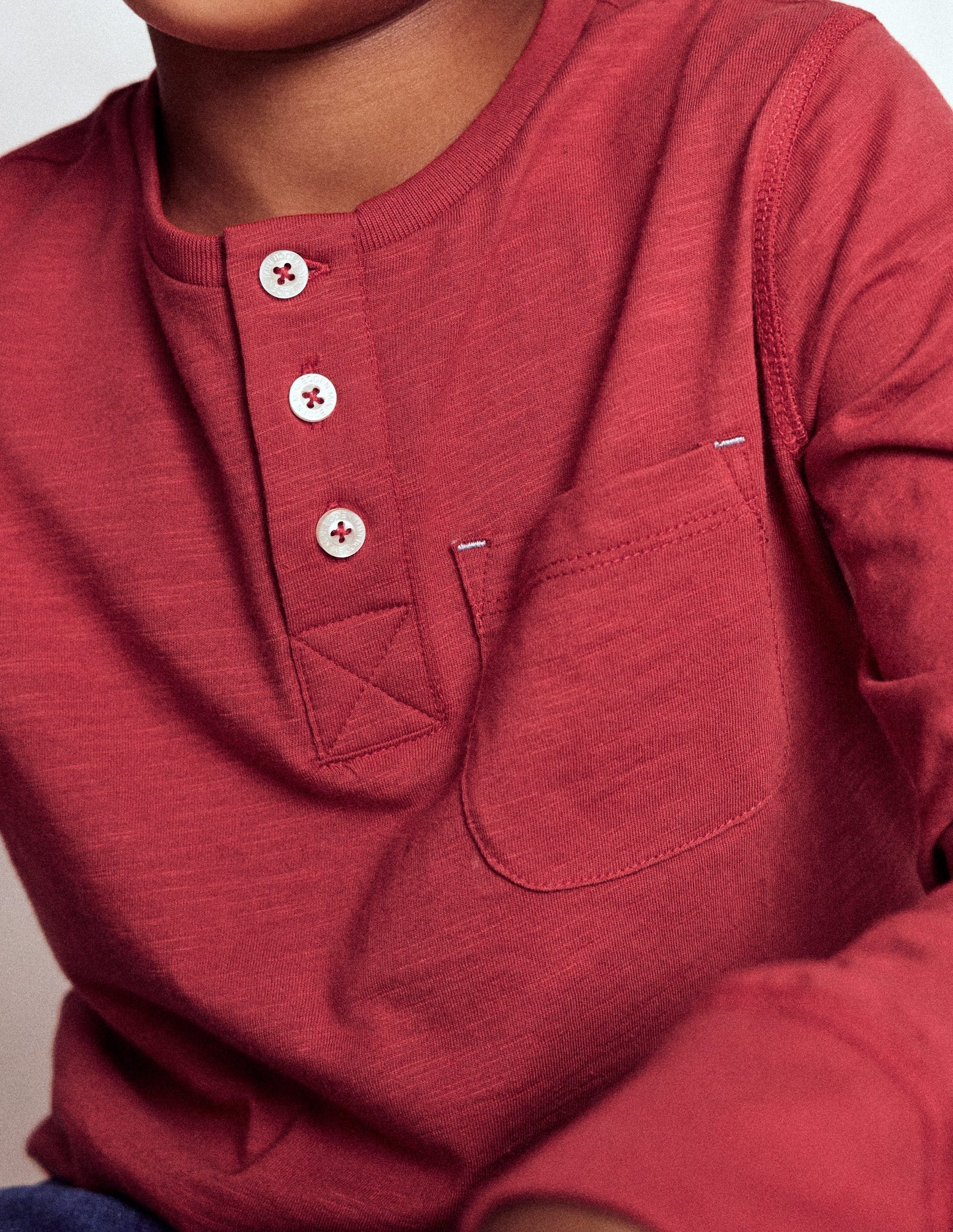 Boden Everyday Henley T-shirt - Pomegranate red