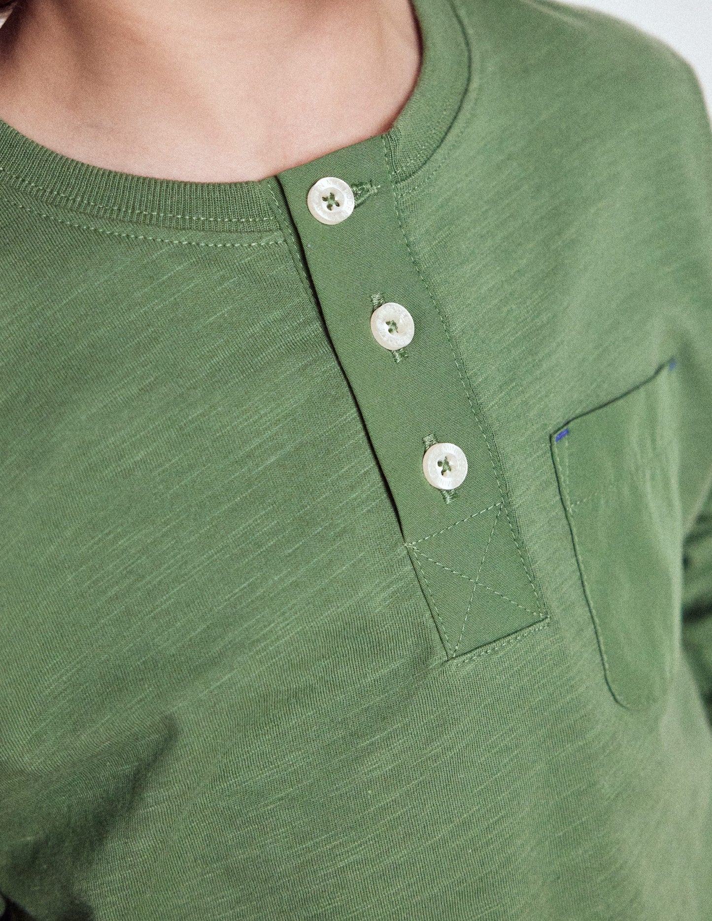 Boden Everyday Henley T-shirt - Newt Green