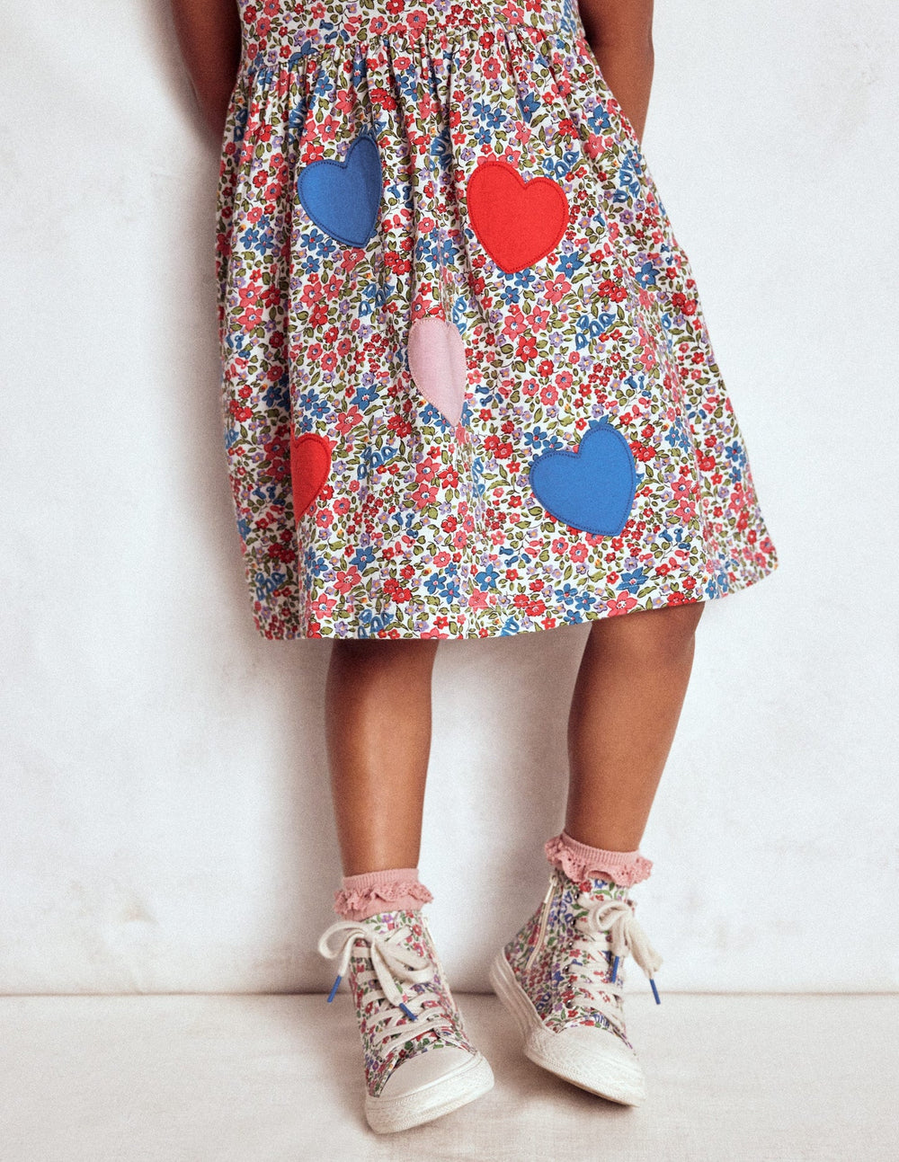 Boden Appliqué T-shirt Dress - Rose Pink Flowerbed Hearts