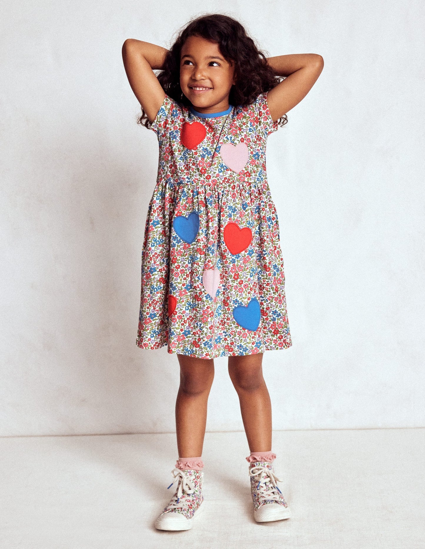 Boden Appliqué T-shirt Dress - Rose Pink Flowerbed Hearts