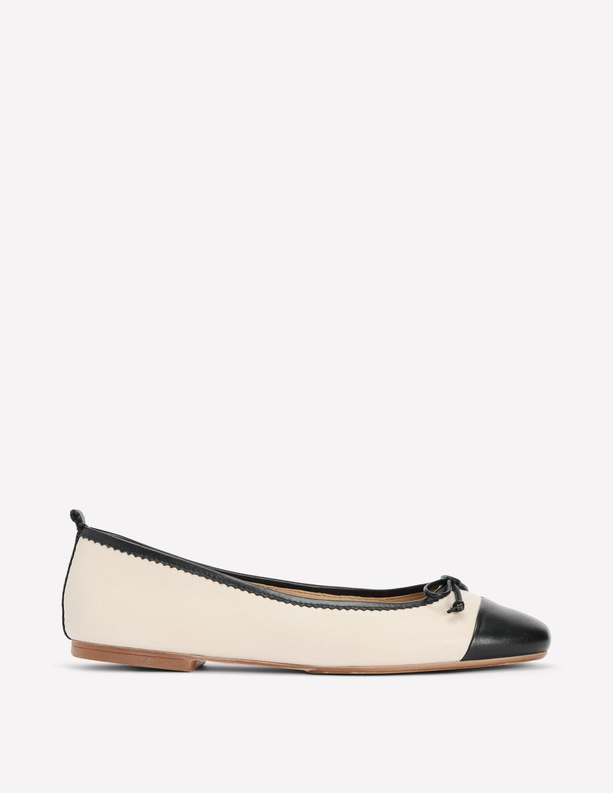Boden Kitty Flexi Sole Ballet Flats - Ecru/Black