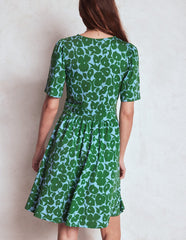 Boden Louisa Short Jersey Dress - Highland Green, Leafy Grove