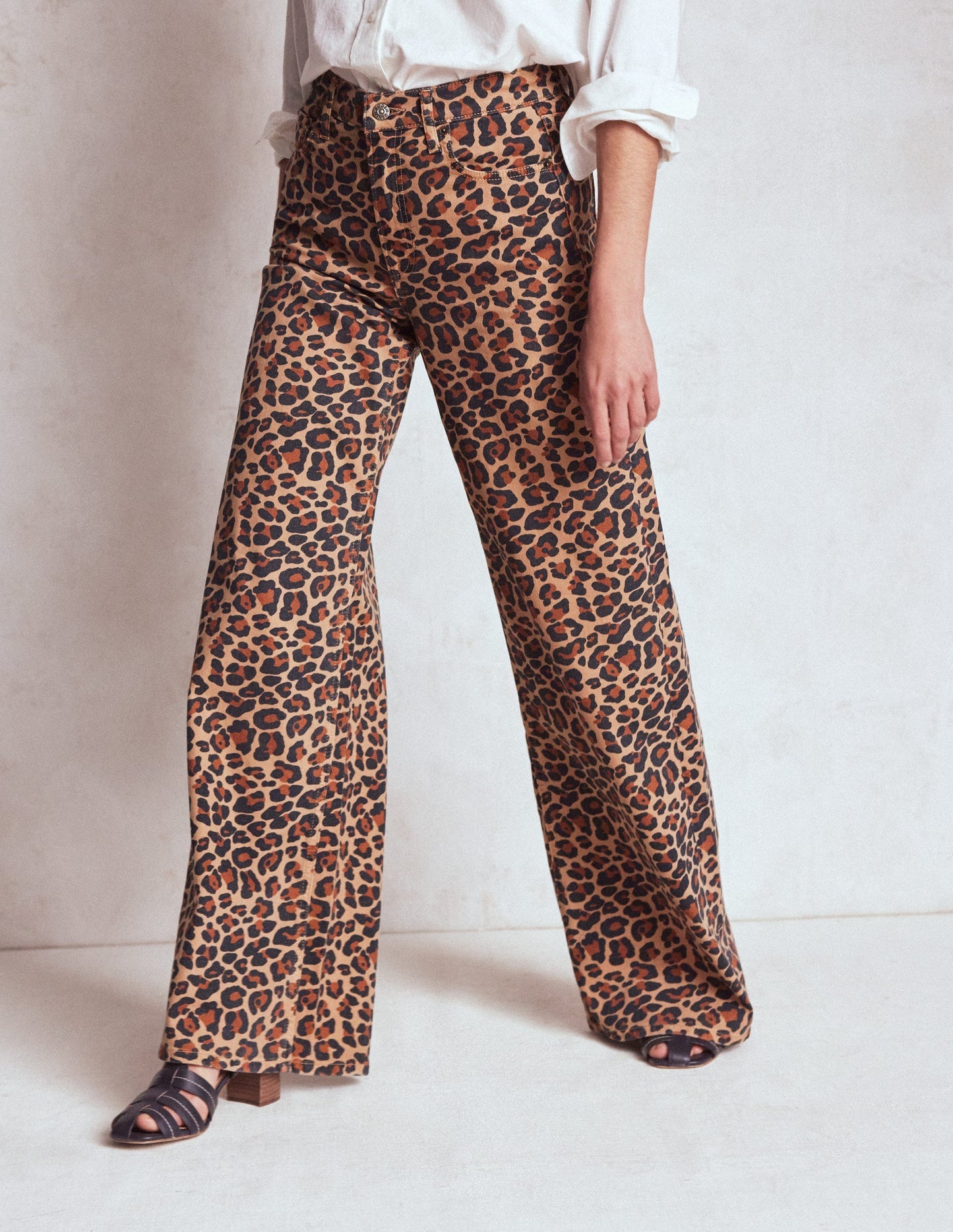 Boden High Rise Wide Leg Jeans - Leopard Print