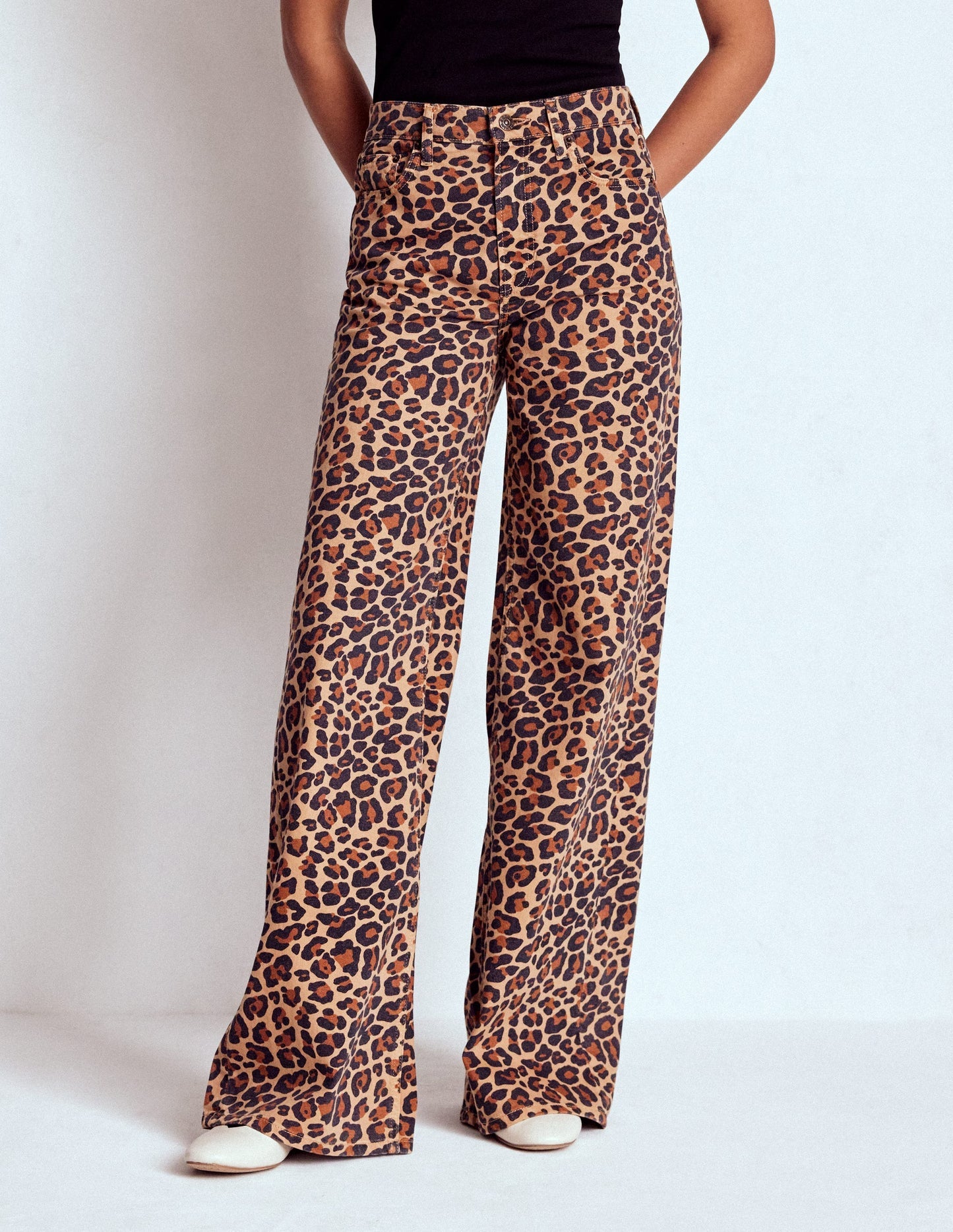Boden High Rise Wide Leg Jeans - Leopard Print