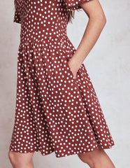 Boden Louisa Short Jersey Dress - Chestnut, Painted Dot