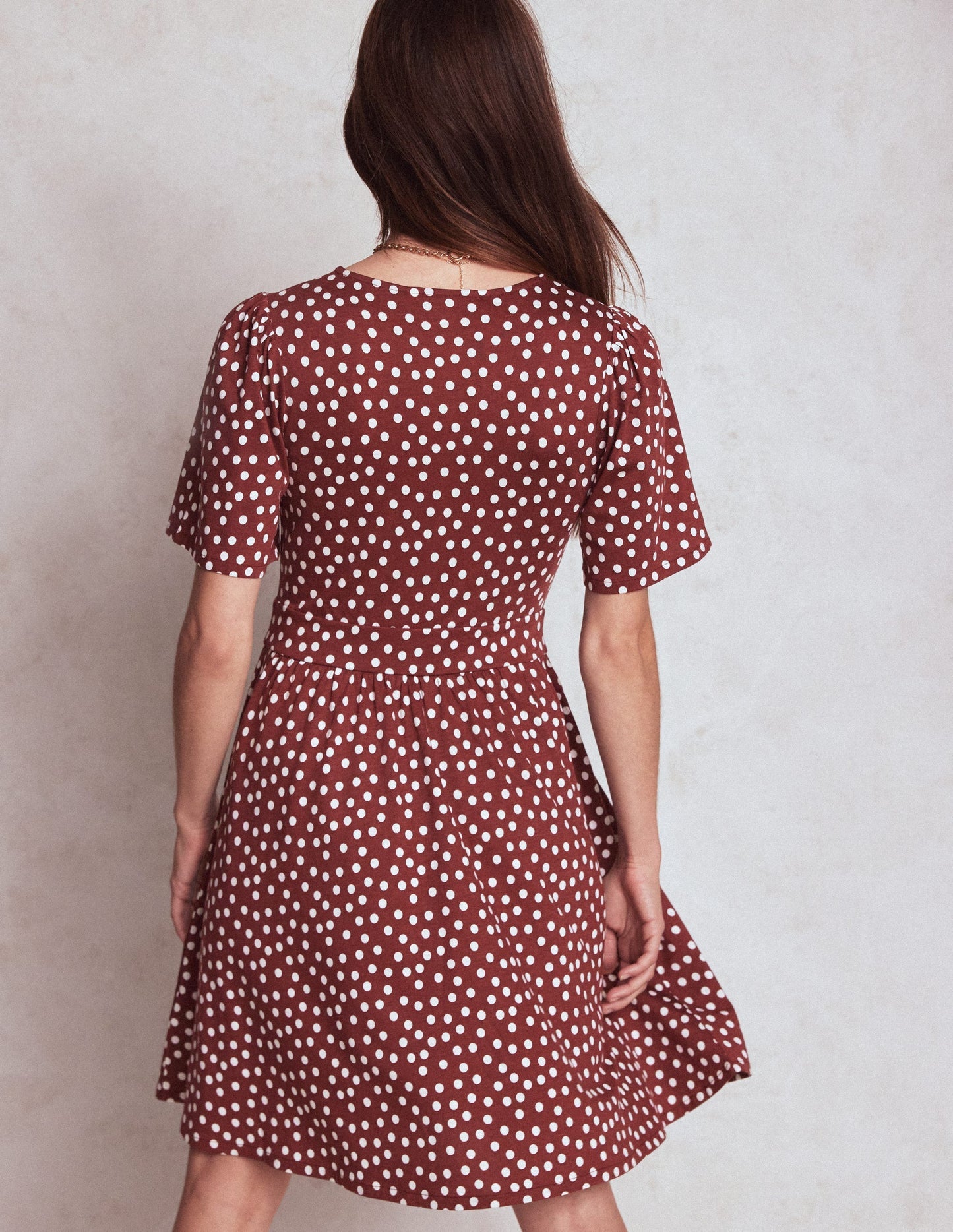 Boden Louisa Short Jersey Dress - Chestnut, Painted Dot