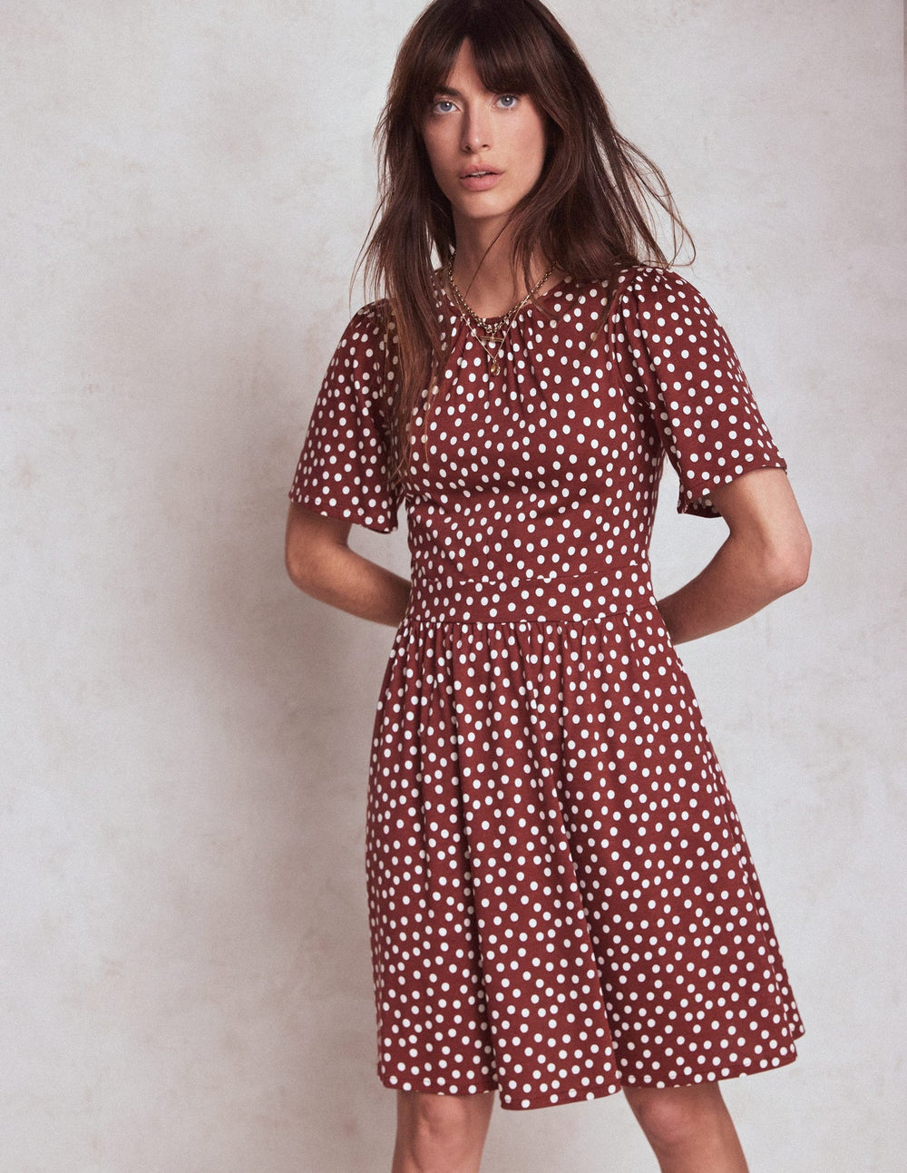 Boden Louisa Short Jersey Dress - Chestnut, Painted Dot