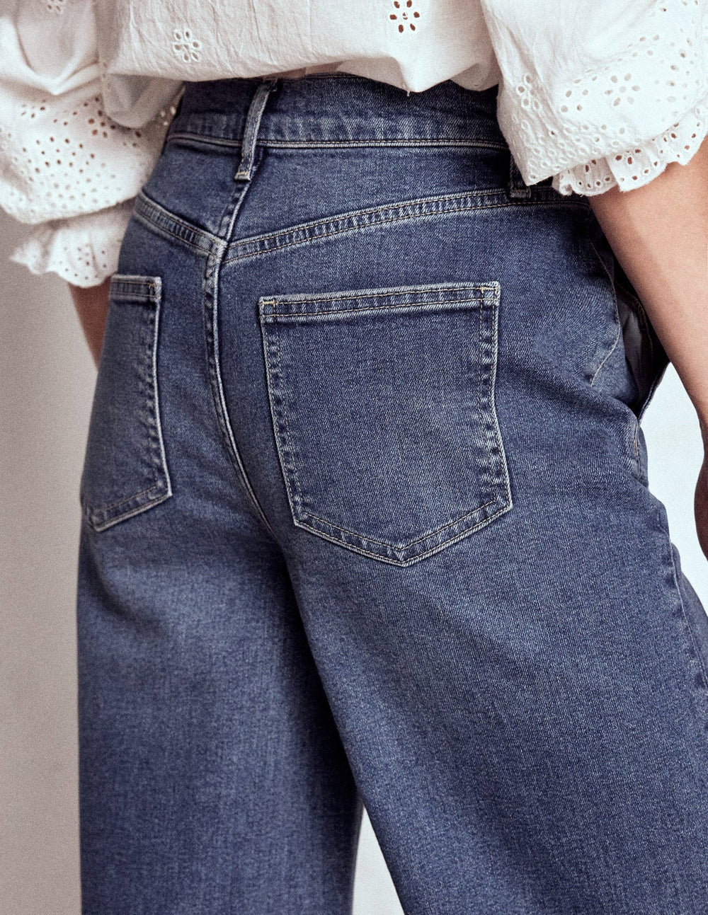 Boden High Rise Clean Wide Jeans - Mid Vintage