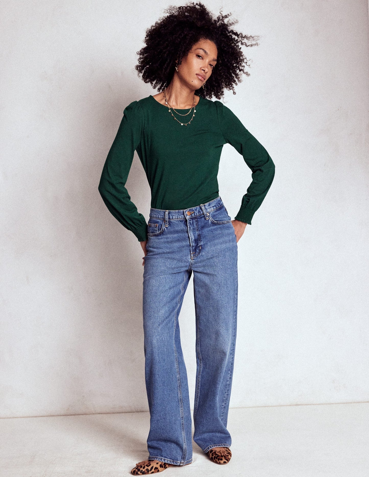 Boden Smocked Cuff Supersoft Top - Green Pine