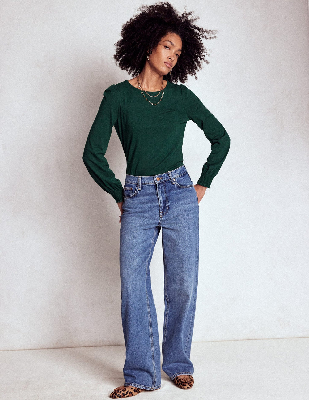Boden Smocked Cuff Supersoft Top - Green Pine