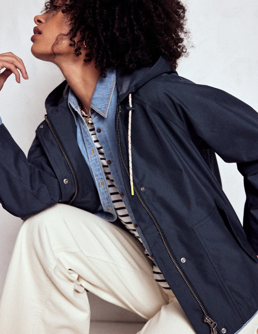 Boden Cropped Rain Mac - Navy