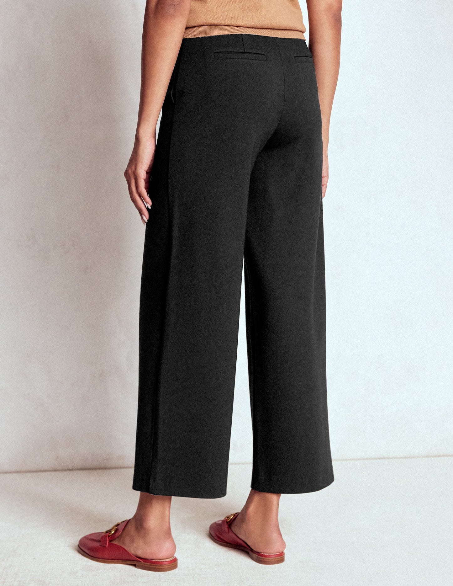 Boden Belgravia Ponte Crop Pants - BLACK