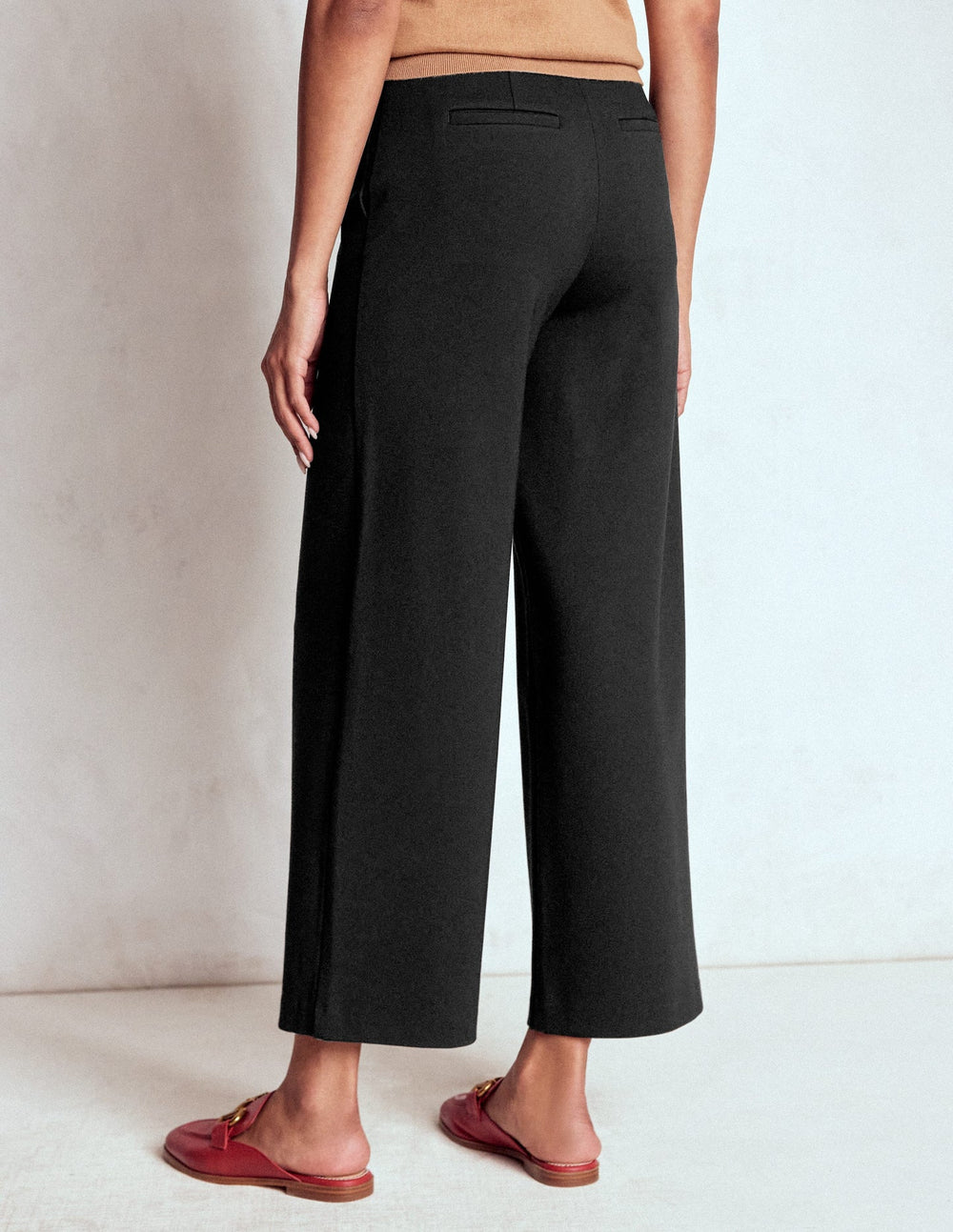 Boden Belgravia Ponte Crop Pants - BLACK